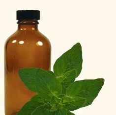 aceite con ingredientes naturais para o tratamento de fungos no pé